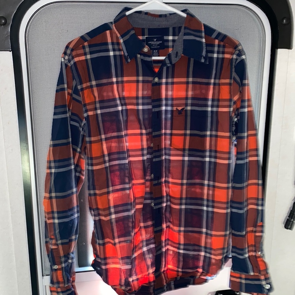 American Eagle Classic Fit Button Down Shirt